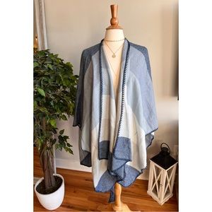 NWT blue shawl/poncho with tie
